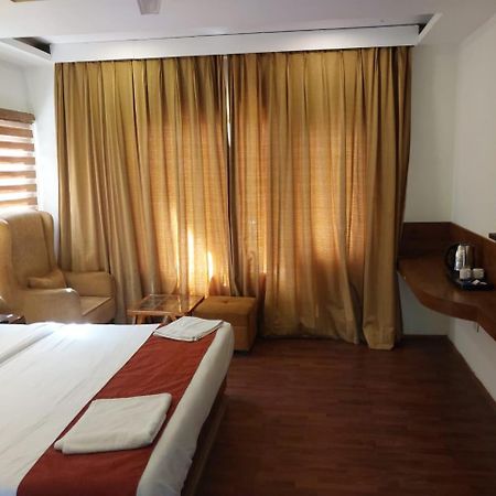Hotel Di Villa Manāli Eksteriør billede