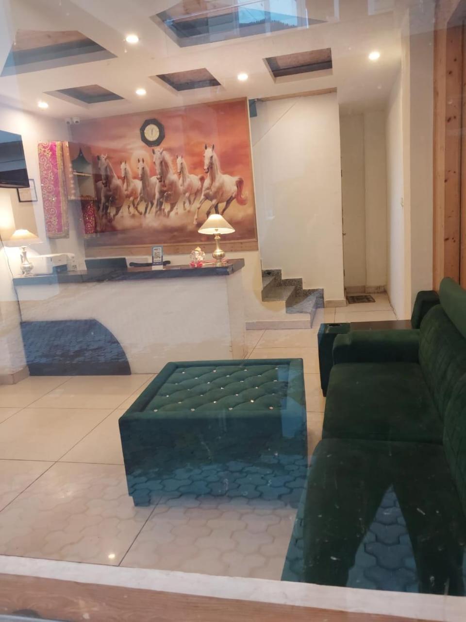 Hotel Di Villa Manāli Eksteriør billede