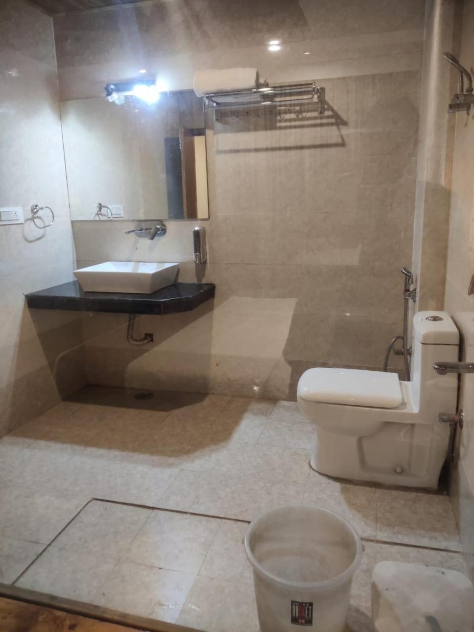 Hotel Di Villa Manāli Eksteriør billede